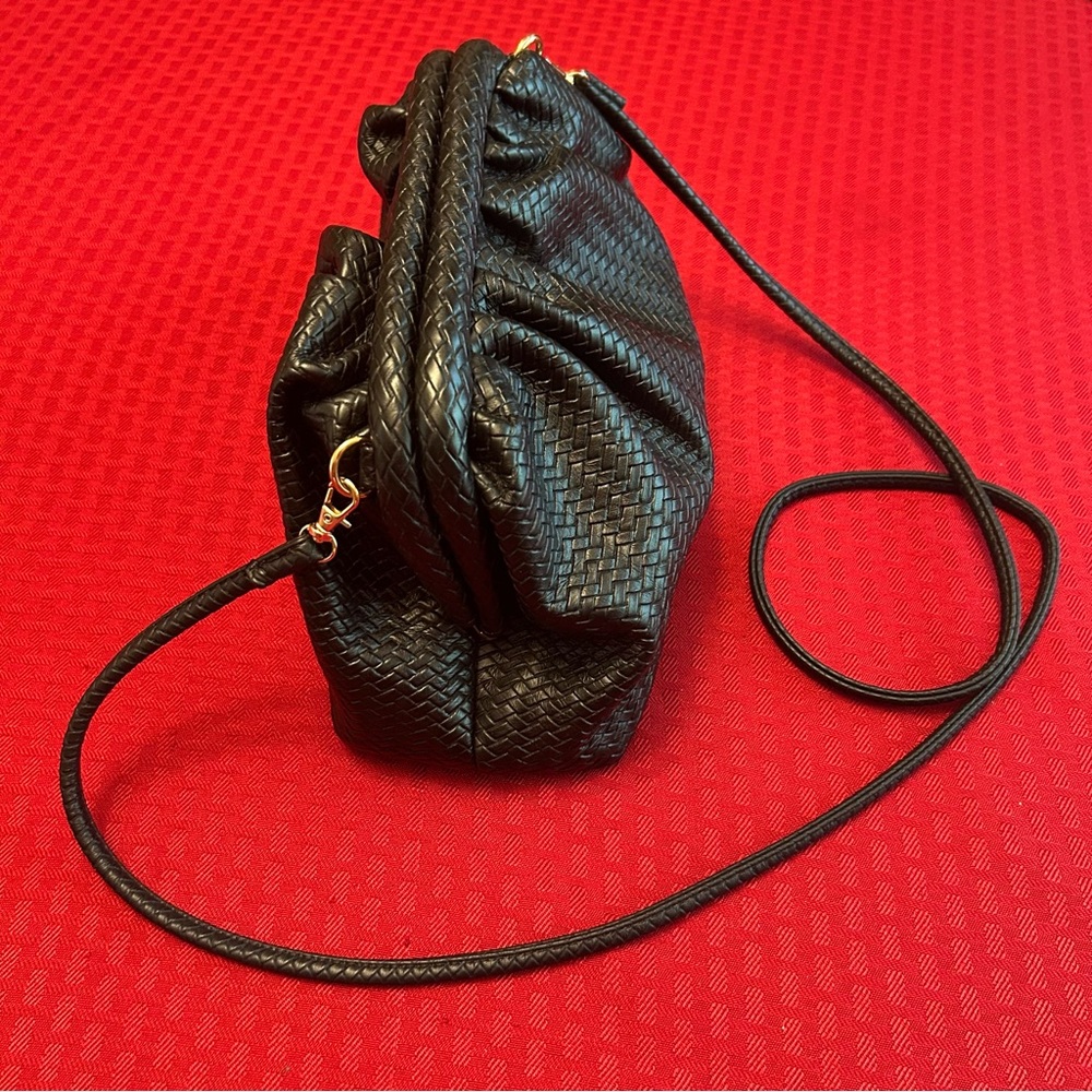 Urban Expressions Black EUC Crossbody Bag Purse Vegan Leather - Picture 5 of 7